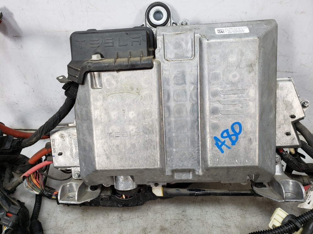 ✅ 17-23 OEM Tesla Model 3 Front Electrical System Control Module W/ Harness