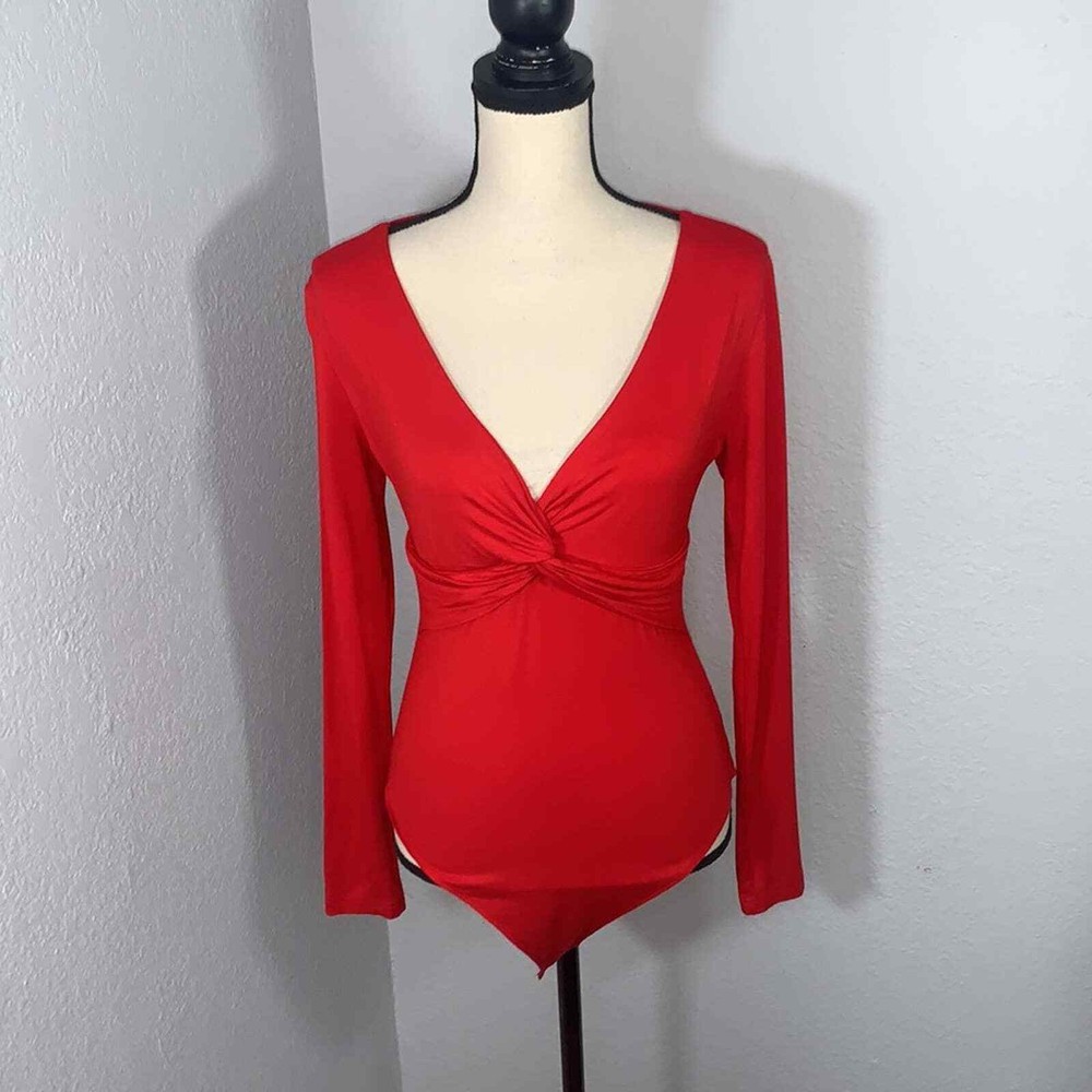 Mangopop Red Deep V-Neck Twist Front Bodysuit Size Medium