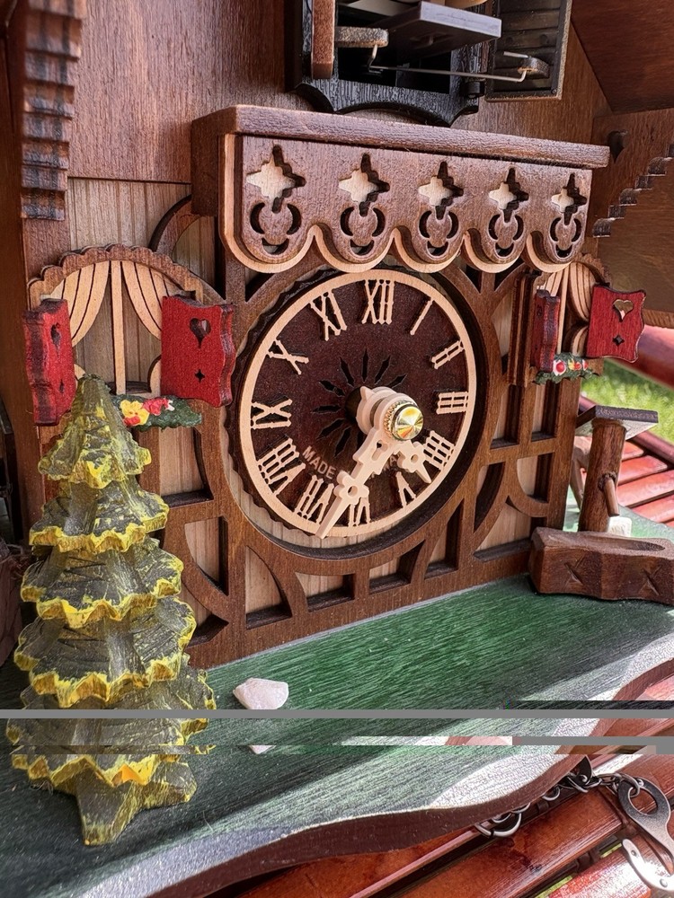 Charming Authentic Engstler German Cuckoo Clock - Perfect Working Condition