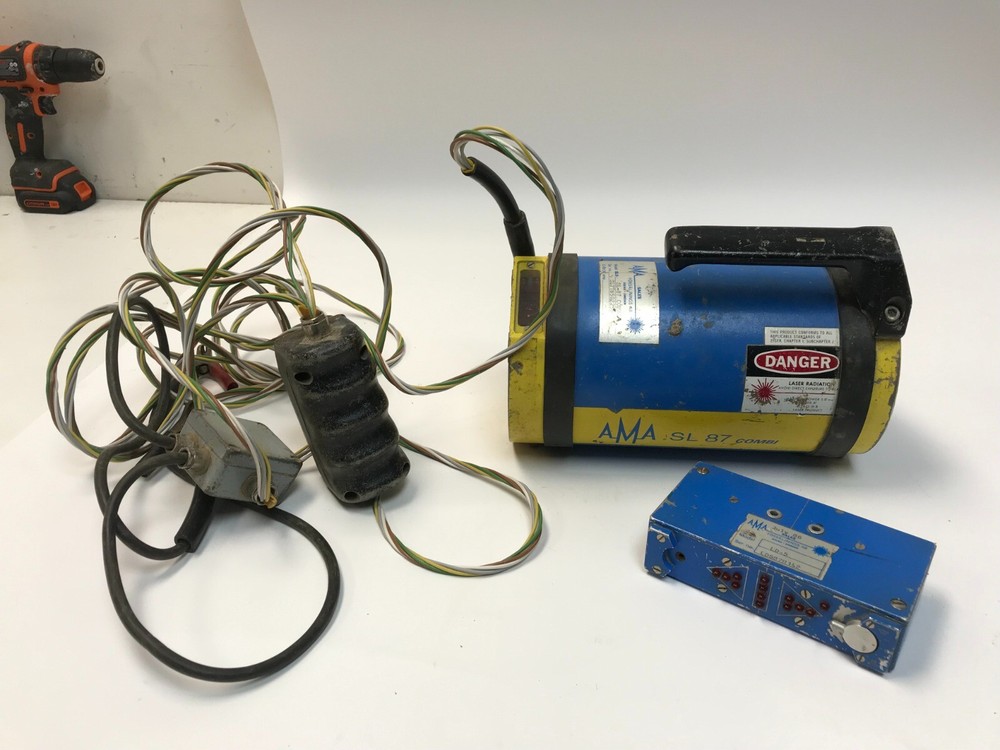 AMA SL87 COMBI PROFESSIONAL PIPE CONSTRUCTION LASER W/ TARGET