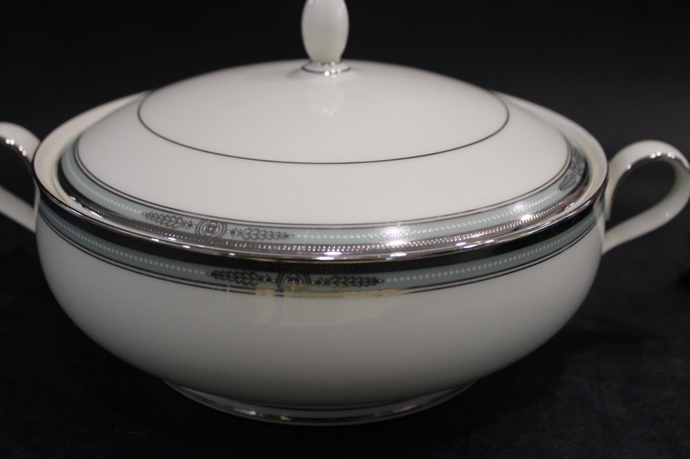 Noritake Fullerton Covered Veg Bowl