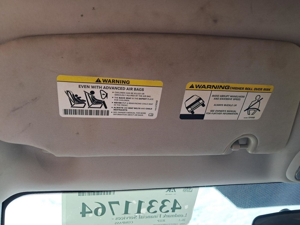 COMPASS 2011 Glove Box 4893478