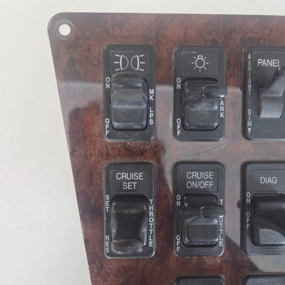 International 9200i Instrument Panel