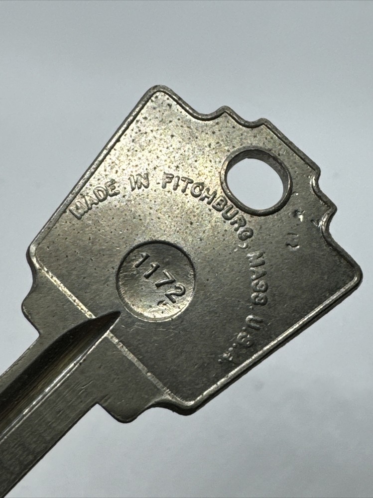 ilco 1172 Uncut Key Blank / Curtis OL2 - NOS