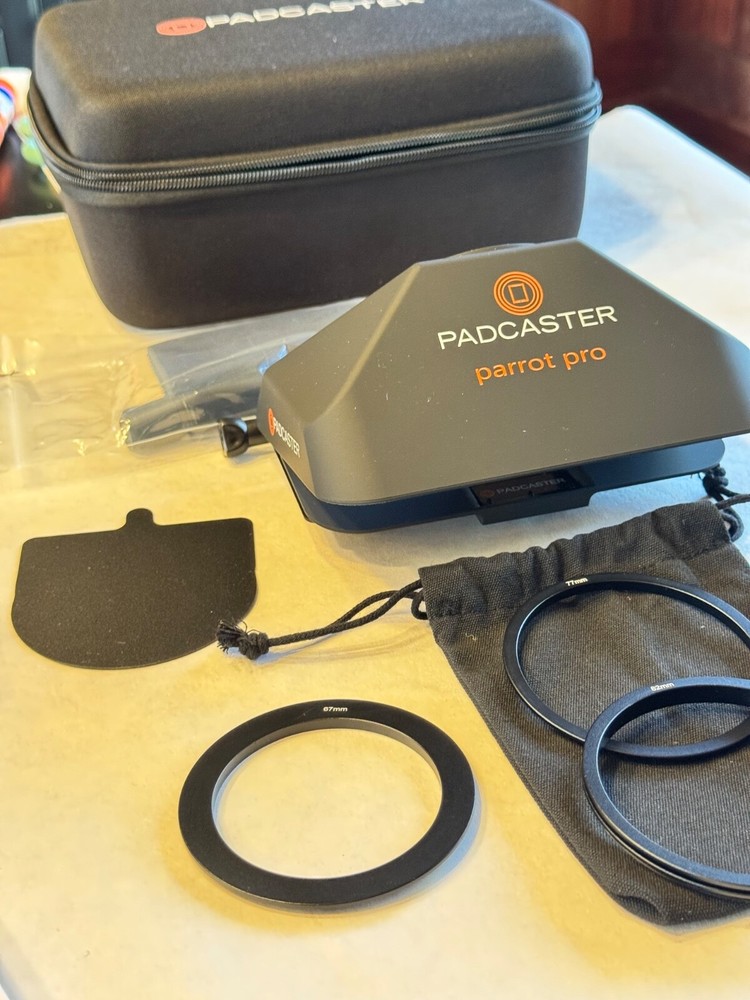 Podcaster Parrot Pro Teleprompter Kit