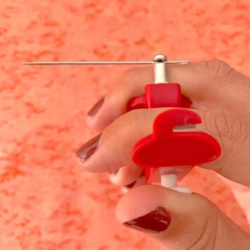 Bohin Needle Puller (Hedgehog) - 3 in 1 (needle puller, cutter, thimble)