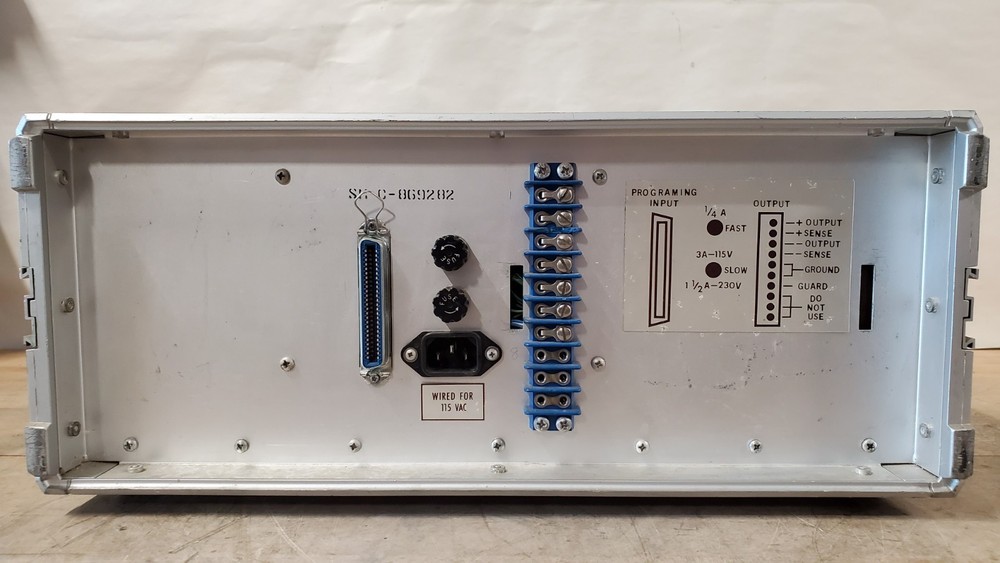 Fluke 3330B Programmable Constant Current Constant Voltage Calibrator