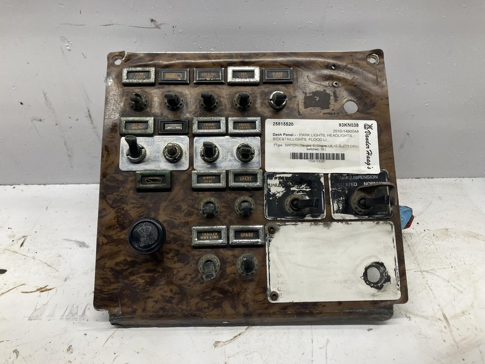 1984-2001 Kenworth T600 SWITCH Dash Panel - Used