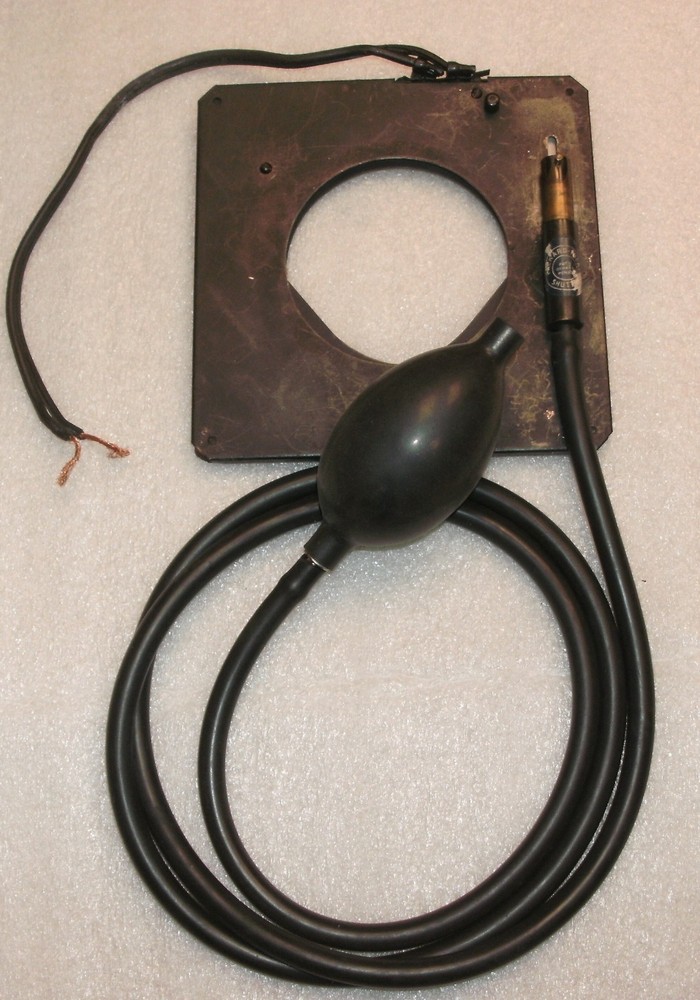 Rubber Air Bulb & Hose shutter release for Packard Shutter Etc. 3ft long,4" bulb