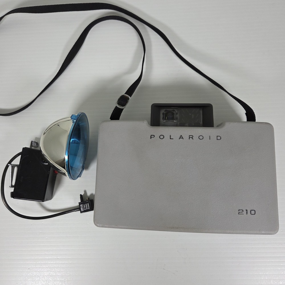 Vintage Polaroid Automatic 210 Land Camera with Model 268 Flash - Untested