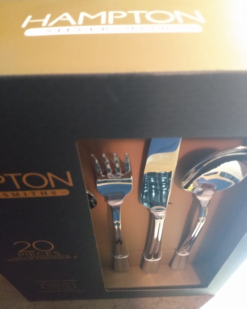 Hampton Silversmiths SANIBEL 18/10 Stainless 20pc Flatware Set - 220B020HSN