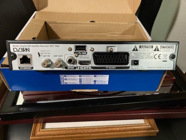 Strong Satellite receiver SRT 7004