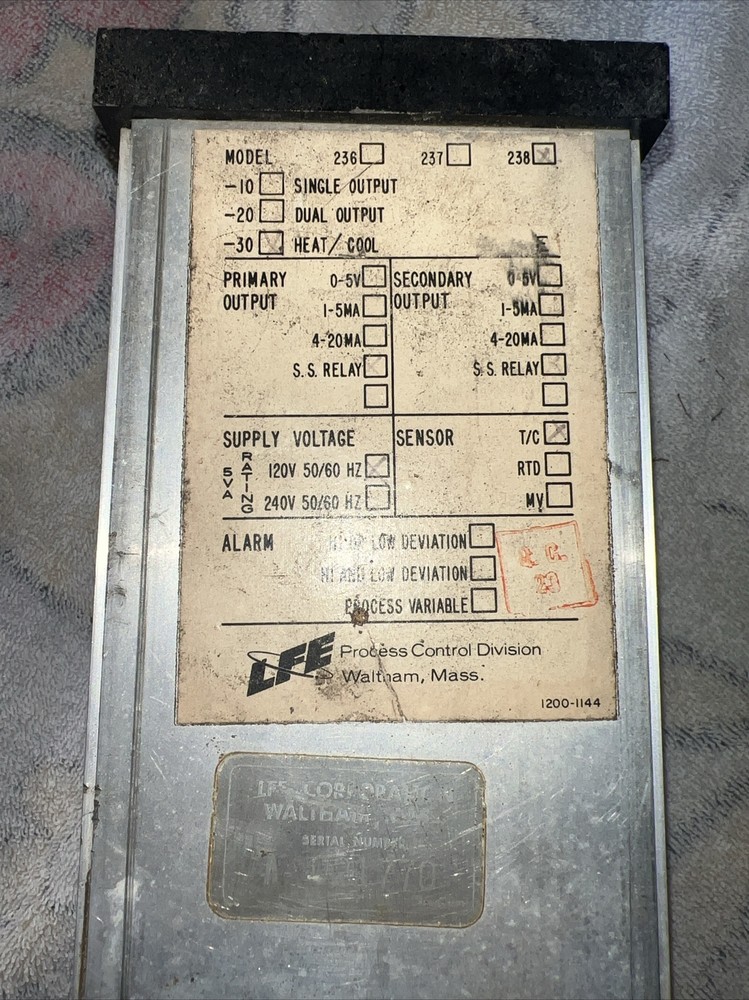 LFE Series 230 Temperature Controller