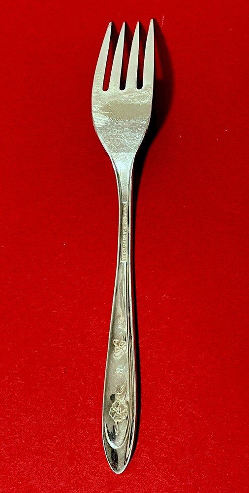 Beloved Dinner Fork Meridan Silverplate Co. Vintage 1960 Flatware