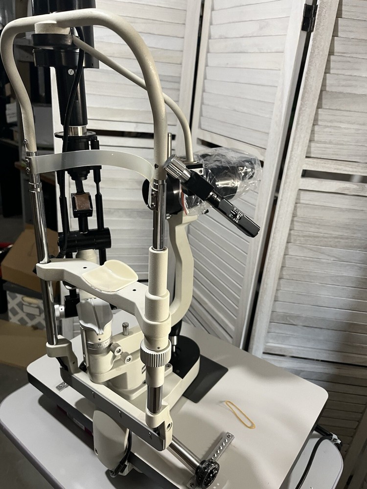 Woodlyn Slit lamp Topcon optics good Function