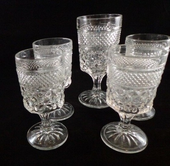 5 Wine Glasses Clear Glass Mixed Lot