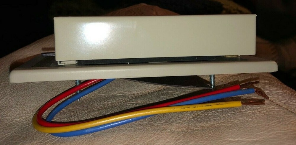 JOHNSON CONTROLS T58EA-1C Low Voltage Thermostat, 24VAC