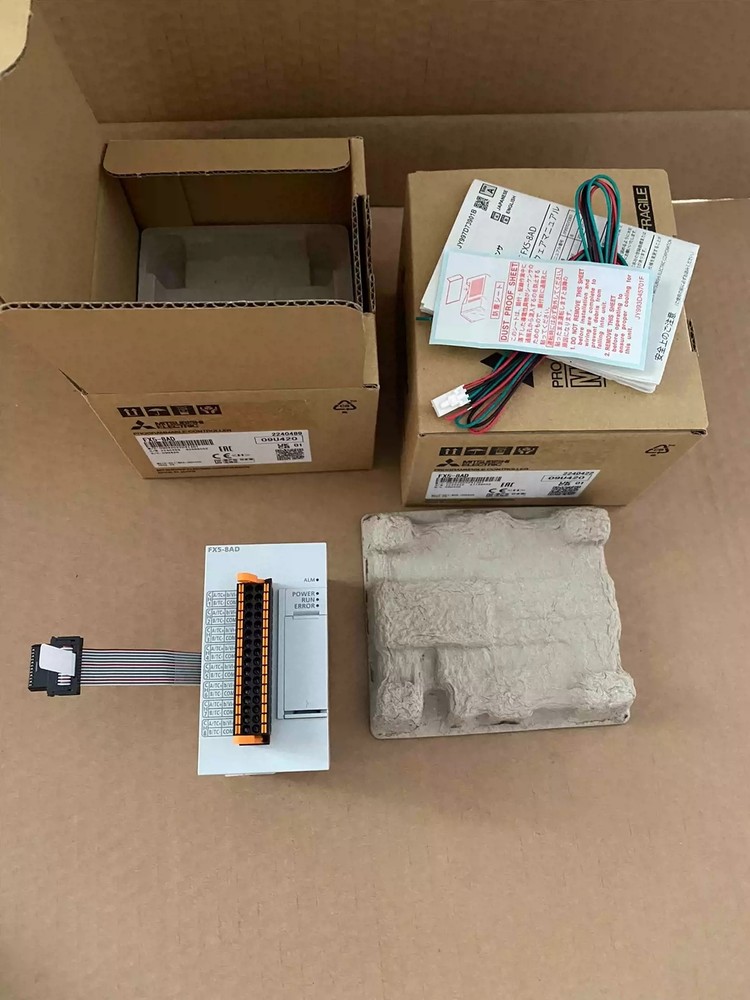 1pcs Mitsubishi FX5-8AD PLC Programmable Controller Module New
