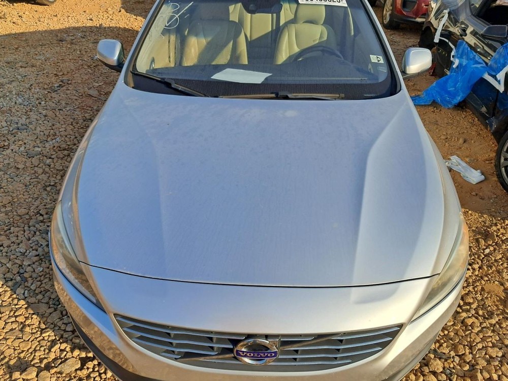 S60 2015 Glove Box 4777415
