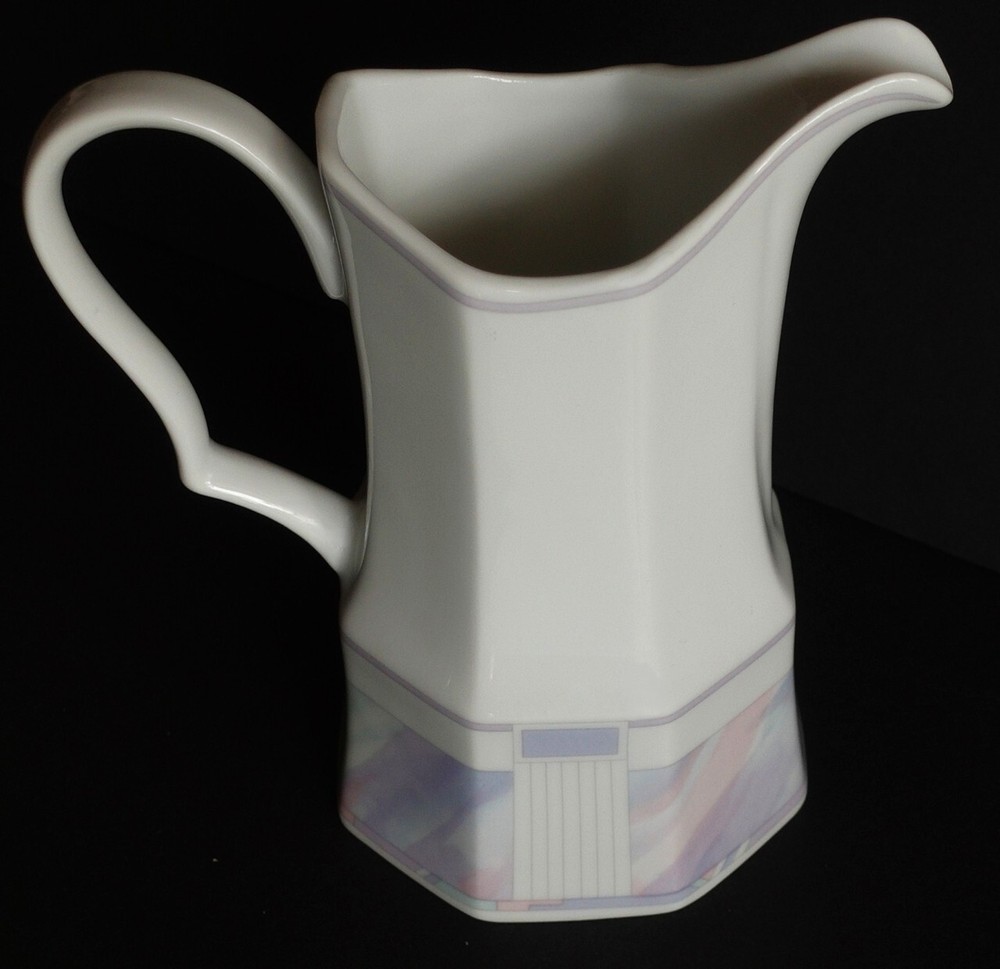 Christopher Stuart  Y0010 CELINA fine china CREAMER
