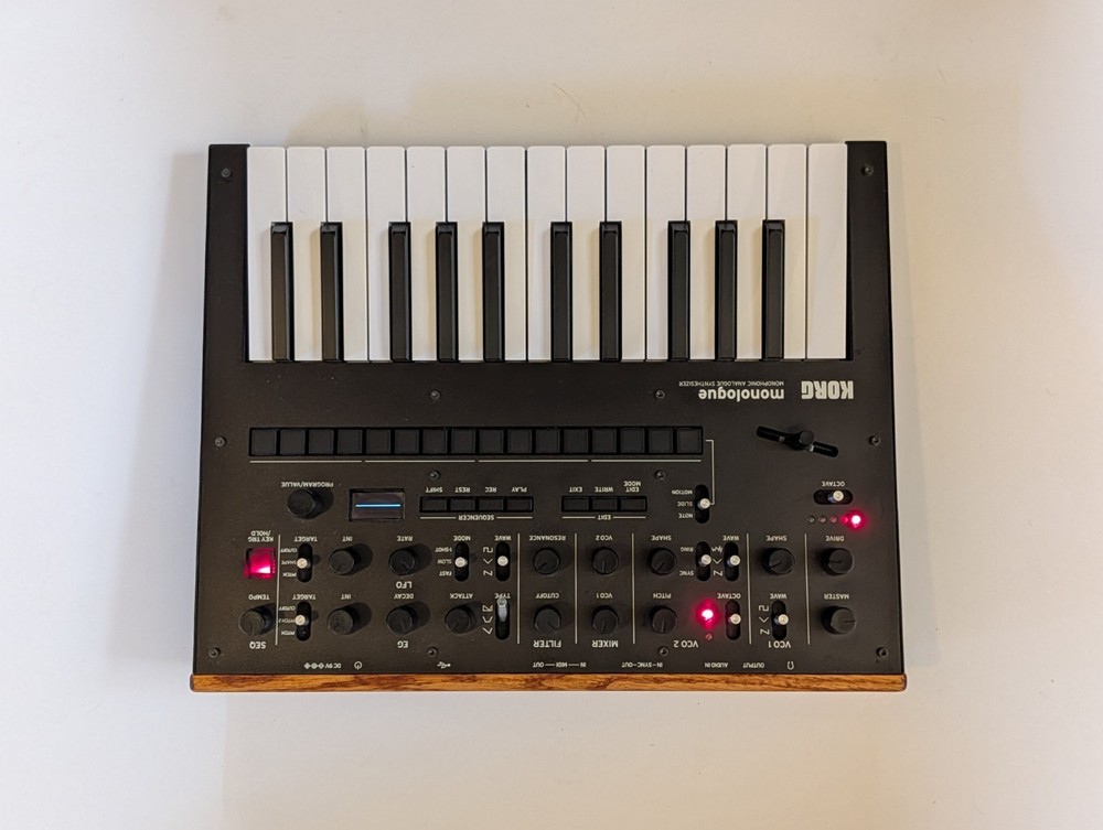 KORG Monologue Mono 25 Key 16 Step Sequencer Synth - WITH DECKSAVER! - CLEAN!