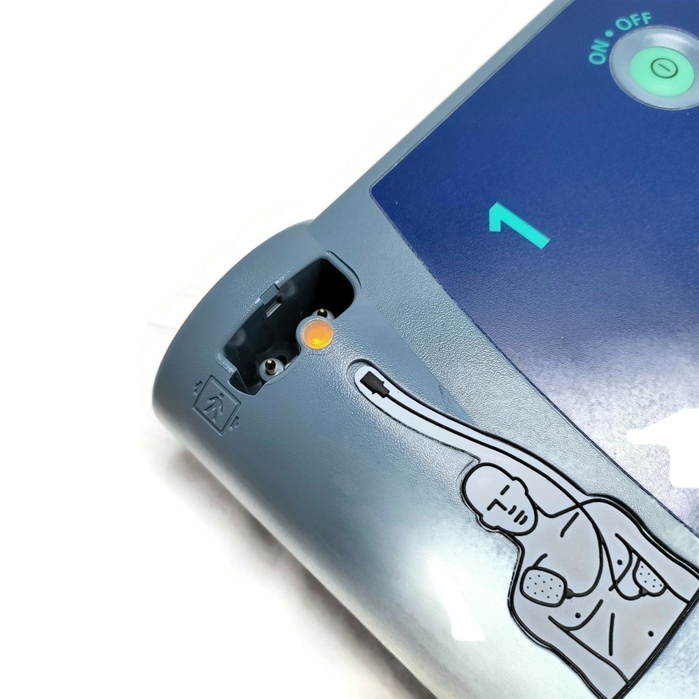 Laerdal Philips FR2+ PN: M3841A without Battery.