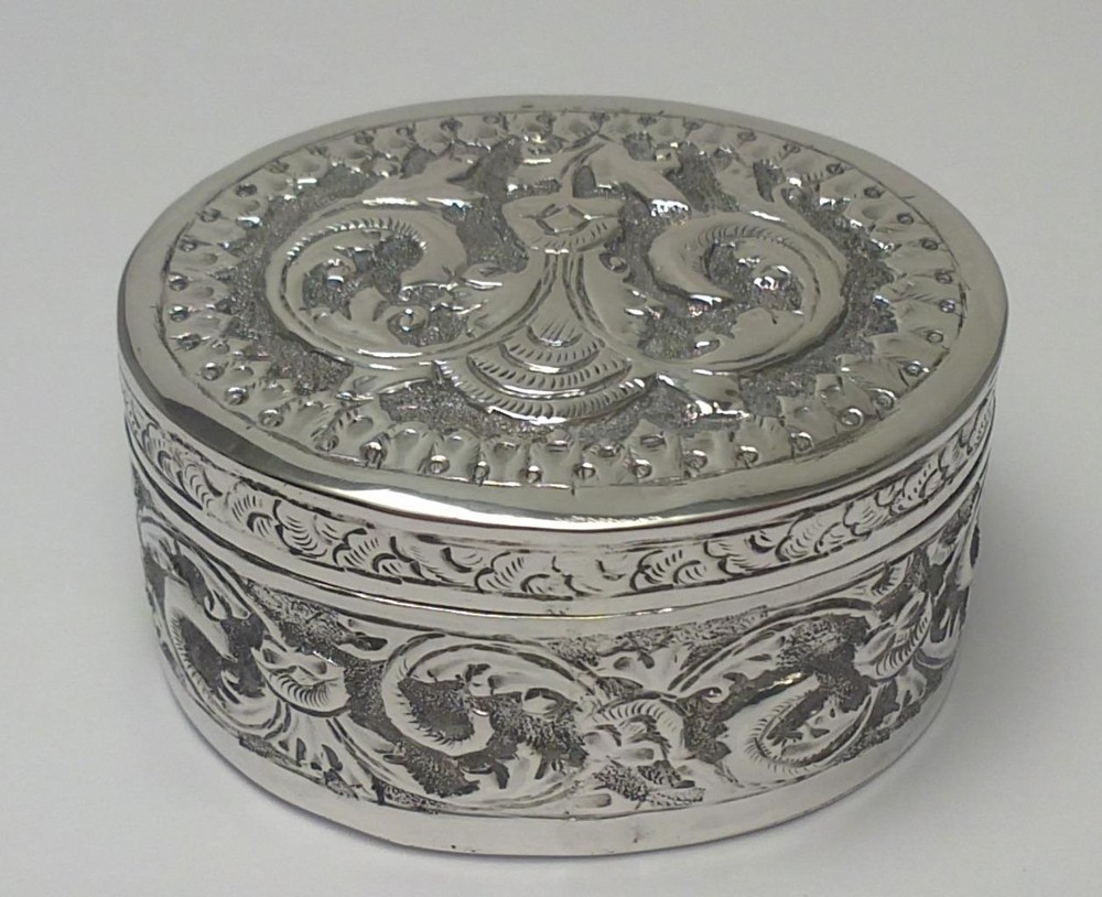 Vintage 800 Silver Trinket / Ring Box (Hand Crafted)–poss. Middle Eastern (34g)