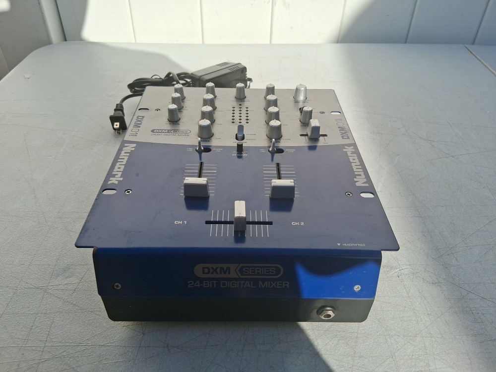 Numark Dxm01 DJ Mixer