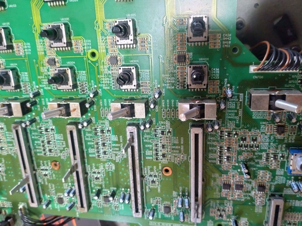 Roland DJ-2000 DJ Mixer Tested Working