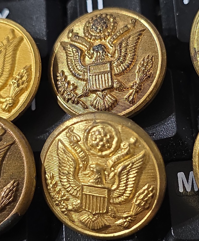 8 Great Seal Buttons US Army Assorted Makers