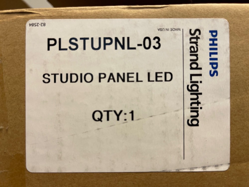STRAND LIGHTING STUDIO PANEL LED 1X1 LIGHT / SELECON / Model PLSTUPNL-03