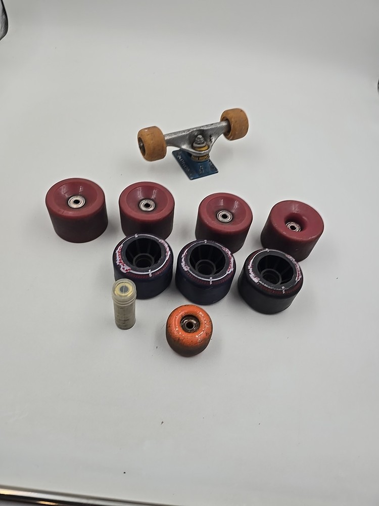 Misc . Skateboard Wheels And Bearings  Condition Unknown