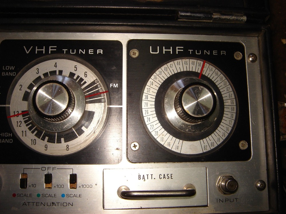 Calibrated VHF/UHF Field Strength Meter Channel Master 7275