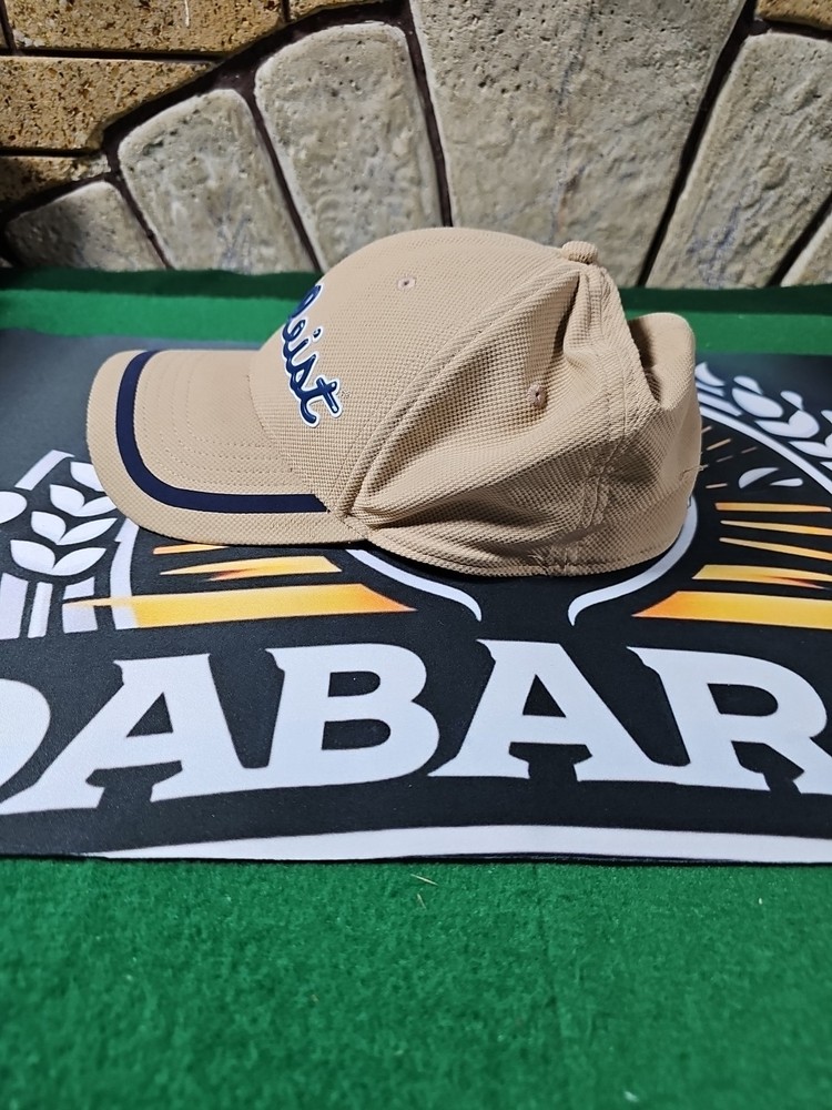 Titleist A-Flex Fitted Golf Hat Cap / Tan/Navy Blue / Fitted Small/Medium