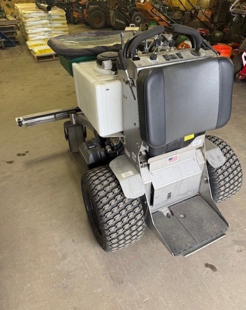 LESCO Zero Turn Spreader Sprayer Model 300