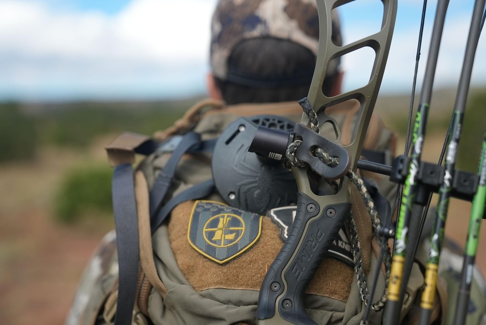 Universal Hands Bow Carrying System (Tan)