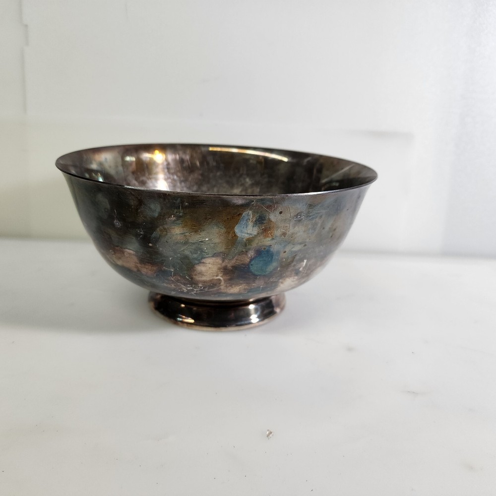 Reed & Barton 101 Footed Silver Plated Bowl 8" Diameter