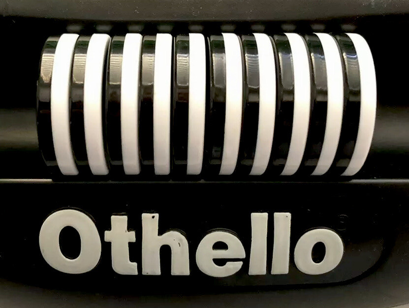 12 Othello Game Pieces Replacement Black and White Discs Chips Tokens