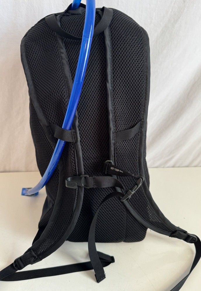 CamelBak Arete 14 Hydration Backpack Hiking Black Reflective Adjustable Strap