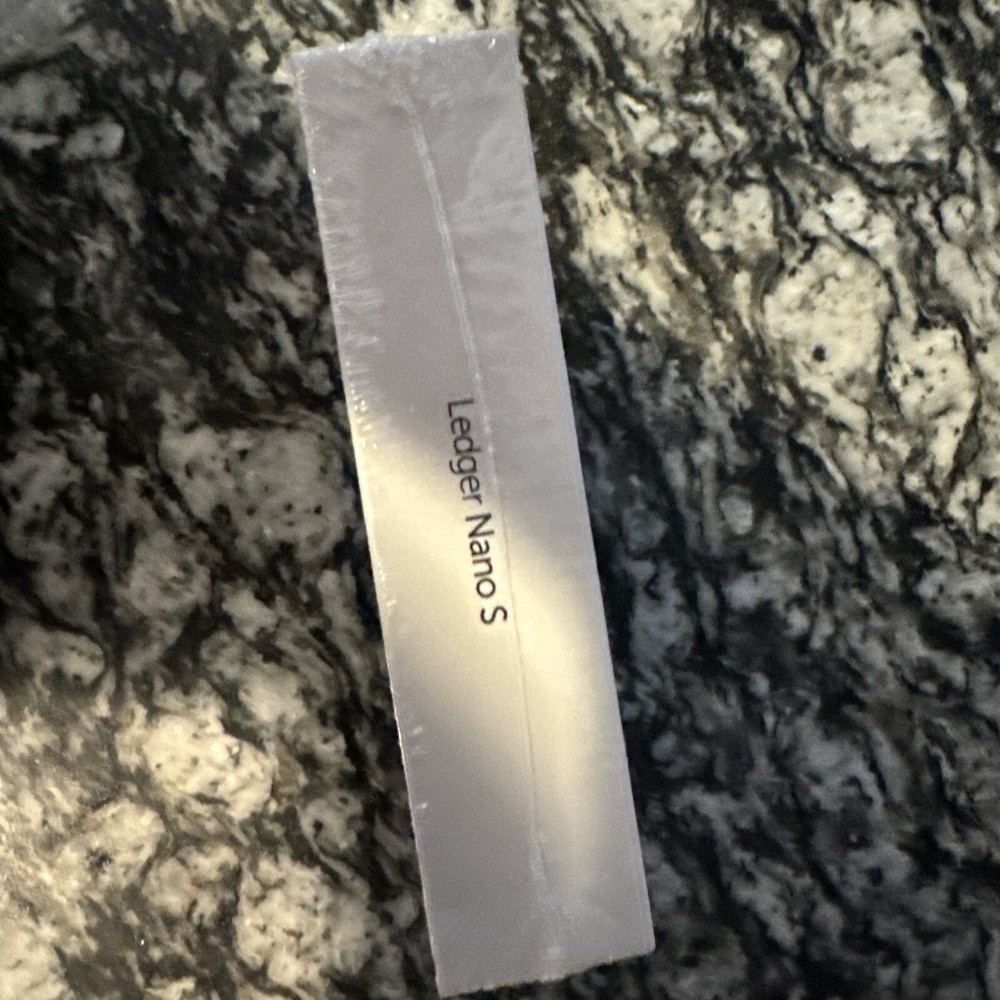 Ledger - Nano S Crypto Hardware Wallet - Bluetooth