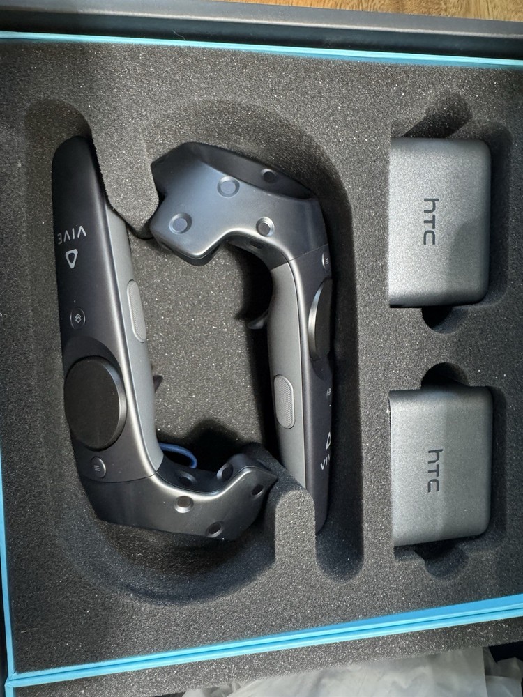 HTC Vive VR System Complete Open Box Headset Controllers Base Stations SteamVR