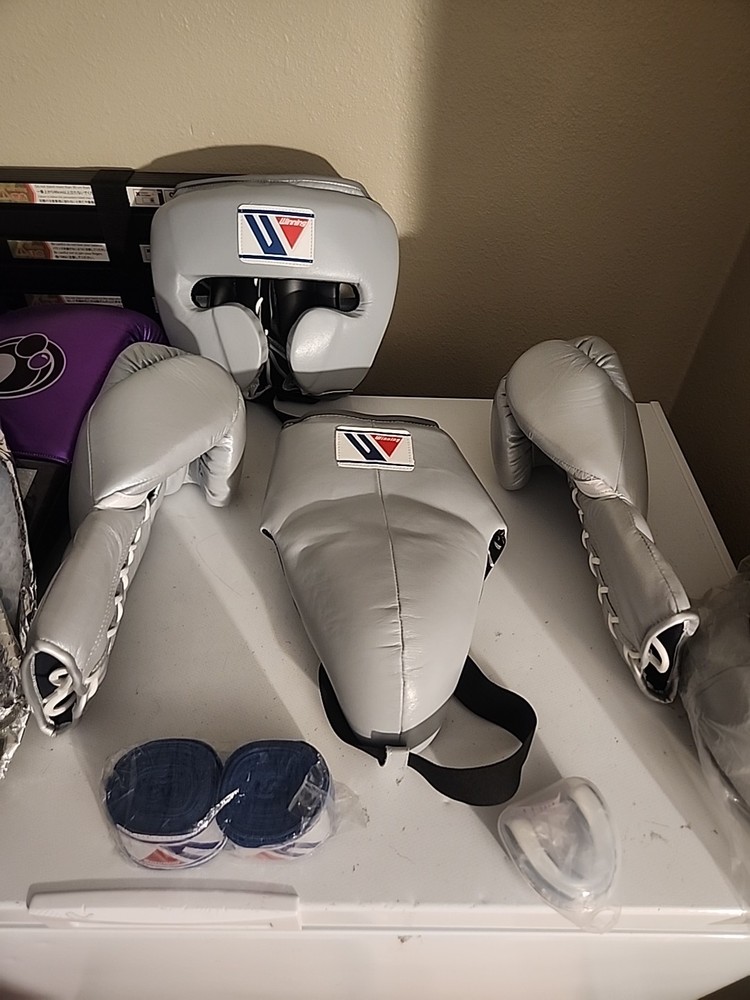 Medium Grey Sparring Set With FREE HAND WRAPS