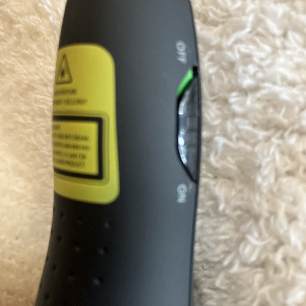 Logitech R400 Laser Presentation Remote - Black