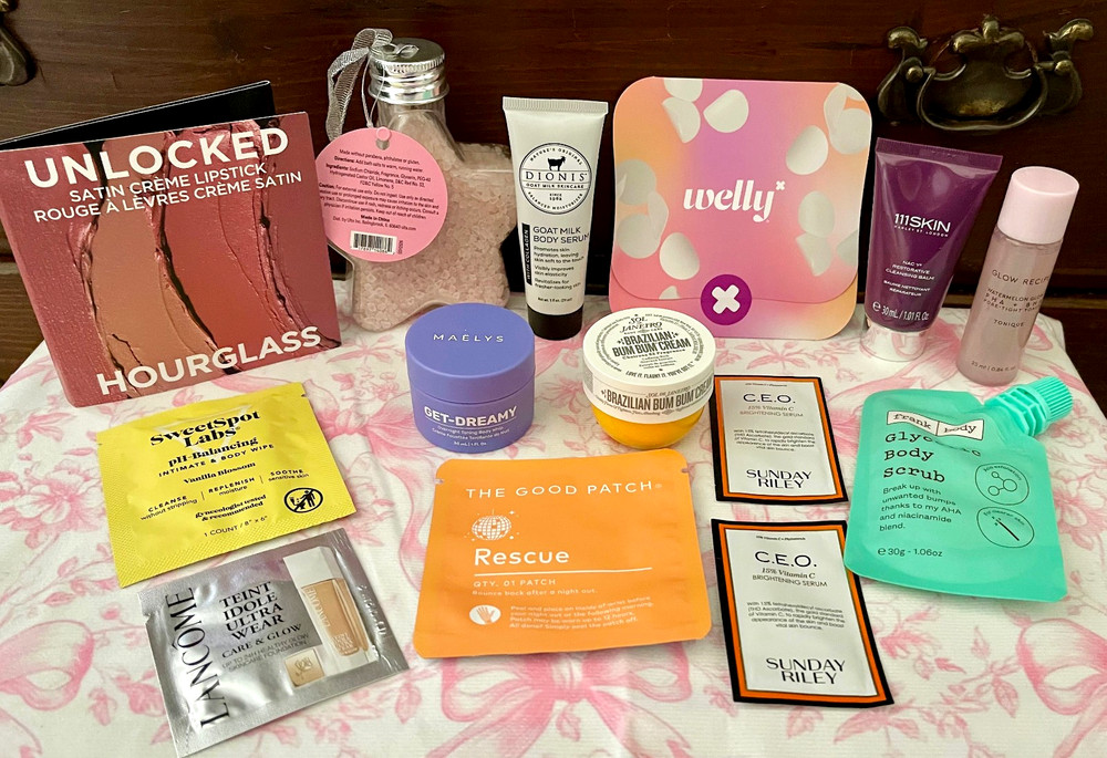 Upscale Beauty Bundle-Mixed Items-Gorgeous Pieces + Freebies-As Pictured READ!