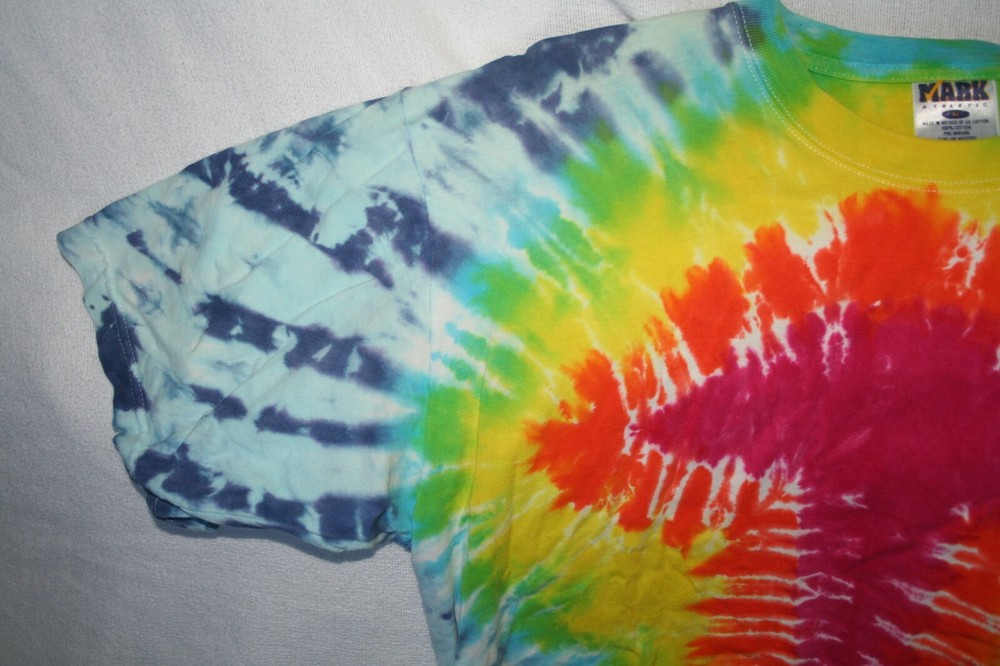 VINTAGE PSYCHEDELIC MUSHROOM TYE DIE