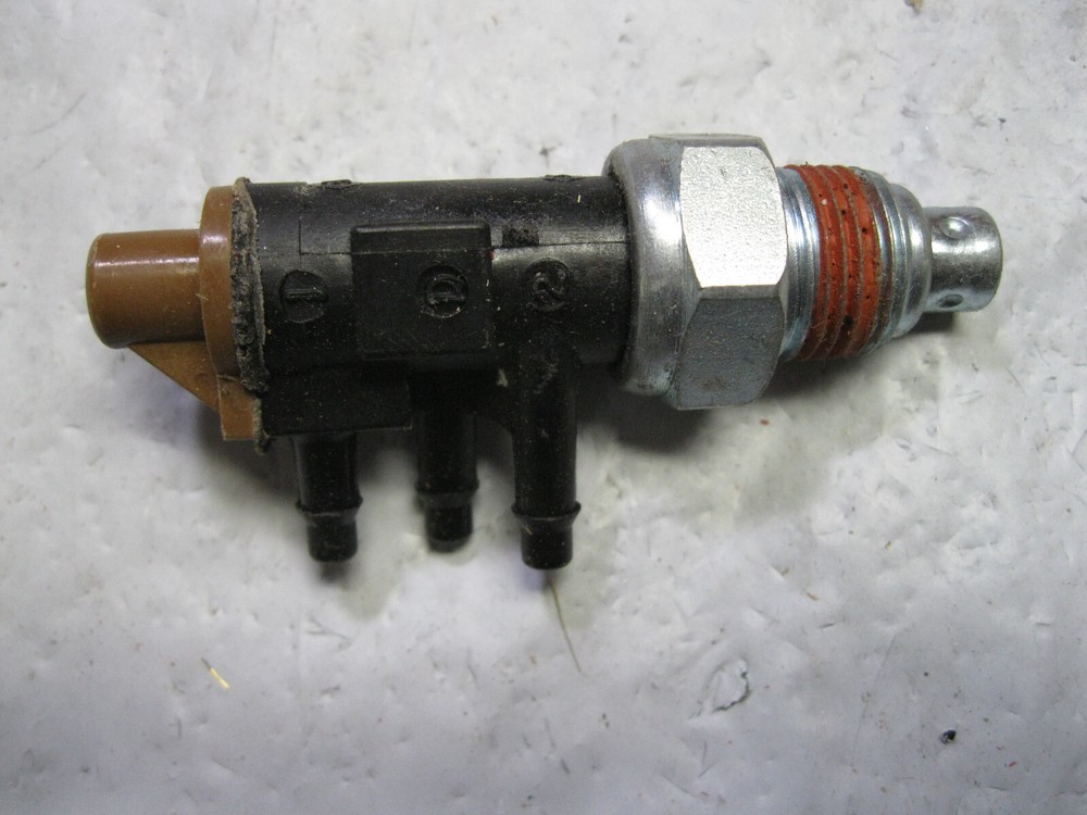 Ported Vacuum Switch Standard PVS18 (black)