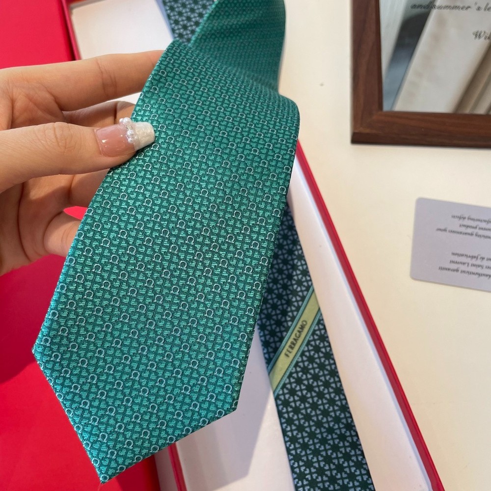 Ferragamo tie Authentic Width 8cm