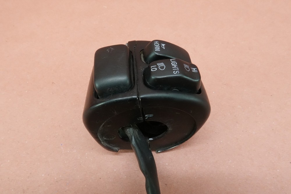 2002-2004 HARLEY-DAVIDSON SOFTAIL Standard FXST LEFT CONTROL HORN SIGNALS SWITCH