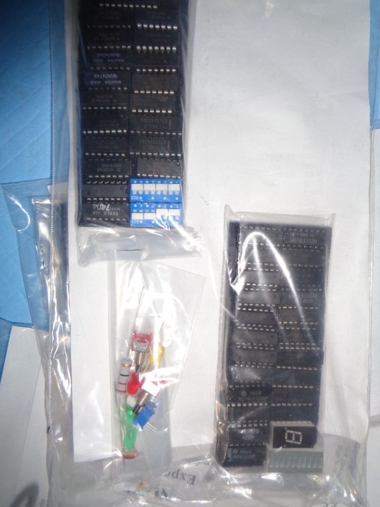 CEET Electronics Learning / Teaching Kit - Advanced - RAM w/ 3 State I/O etc.