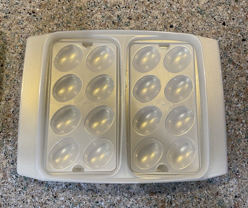 Vintage Tupperware Deviled Egg Storage Container Carrier With Snap Lid